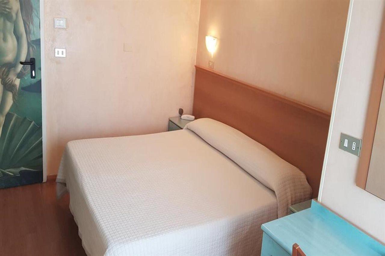 Hotel Britannia Rimini Marina Centro Zewnętrze zdjęcie