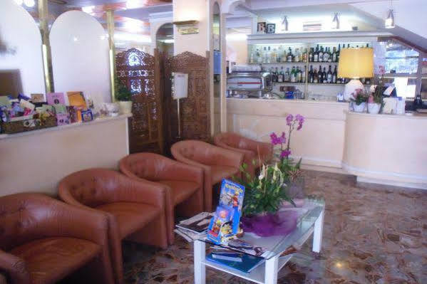 Hotel Britannia Rimini Marina Centro Zewnętrze zdjęcie