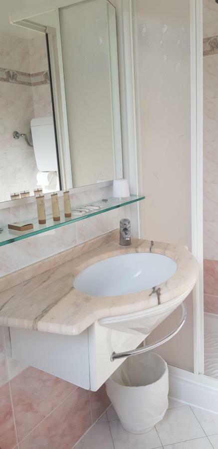 Hotel Britannia Rimini Marina Centro Zewnętrze zdjęcie